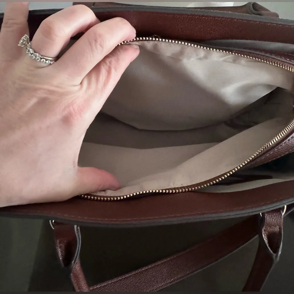 NINE WEST BROWN PURSE. NWOT - Picture 6 of 9